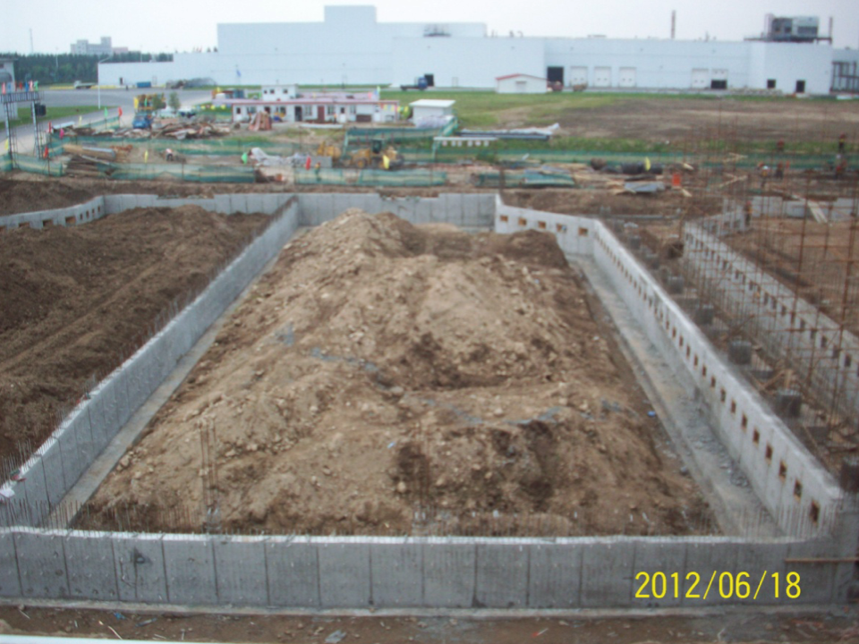 Bin 12 forming and pour